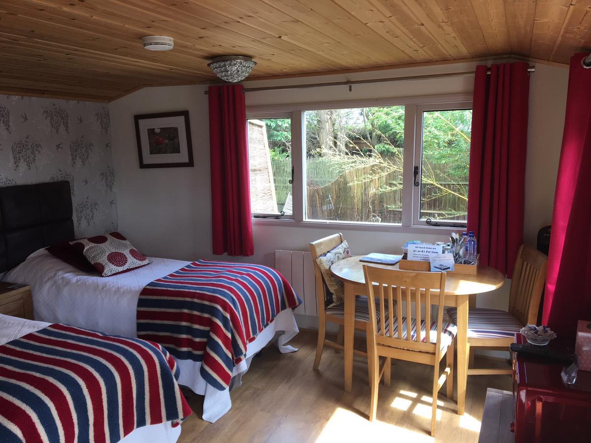 The Willows Guest House Takeley Extérieur photo