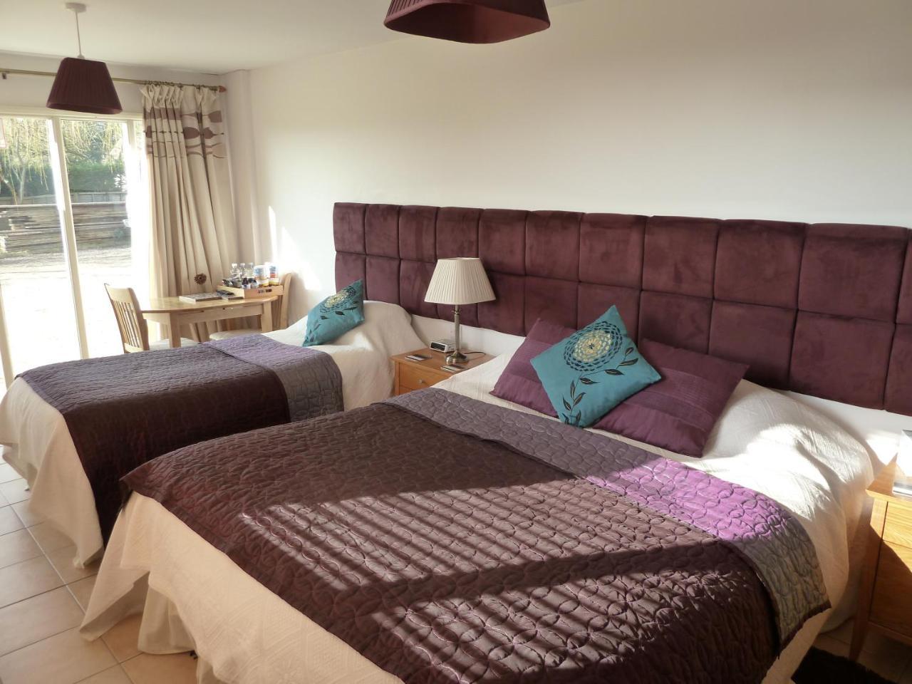 The Willows Guest House Takeley Extérieur photo
